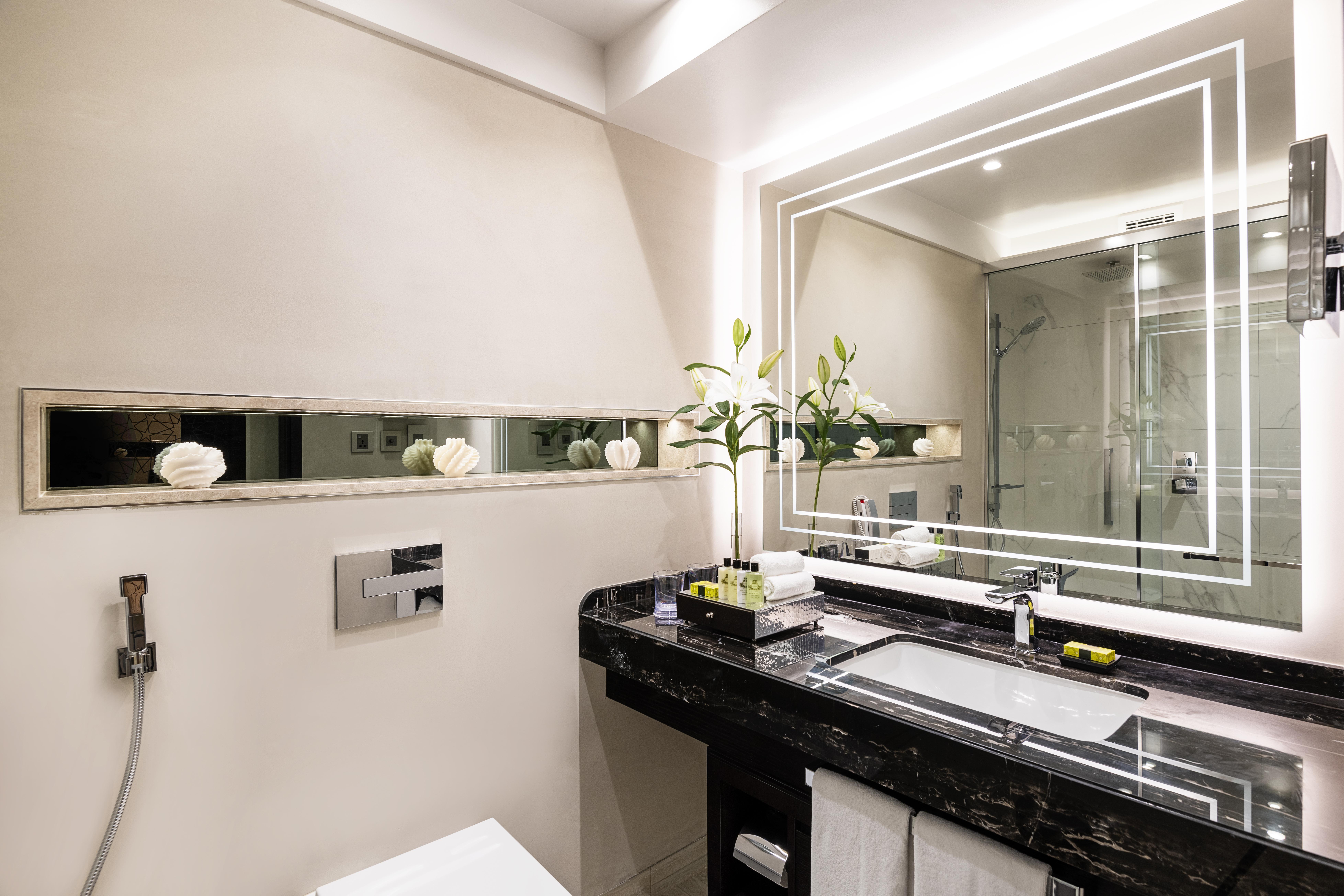 Intercontinental By Ihg 5*