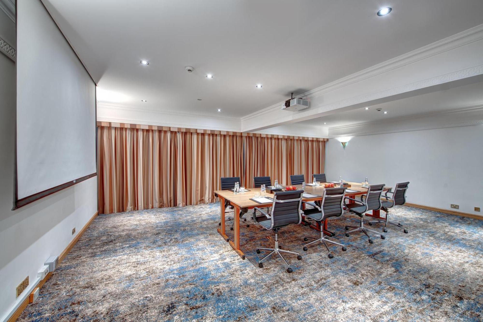 Intercontinental By Ihg Hotel 5*